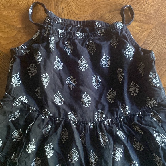 Old navy dress - Picture 2 of 4